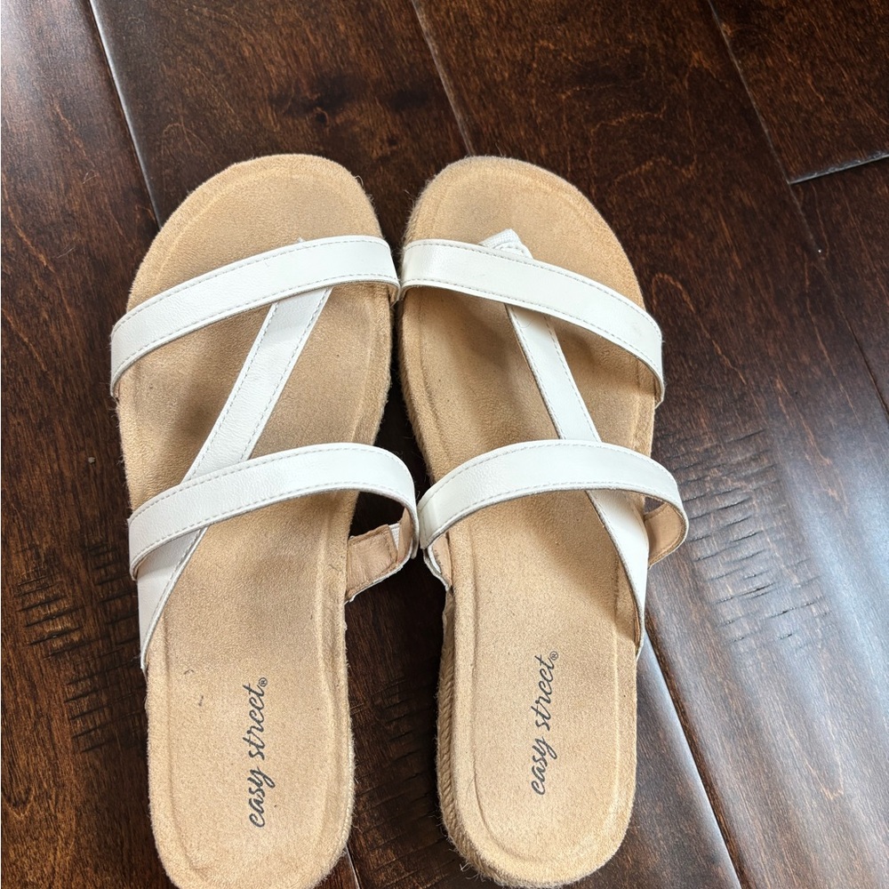 Easy Street Women's White and Tan Sandals, Size 7.5